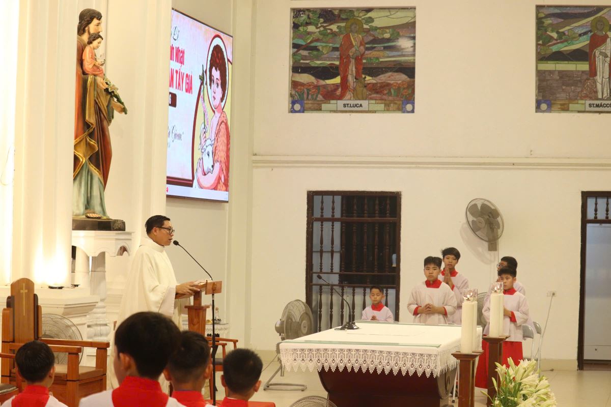 Cha Antôn Vũ Thái San chủ tế Thánh lễ tại Hoàng Xá