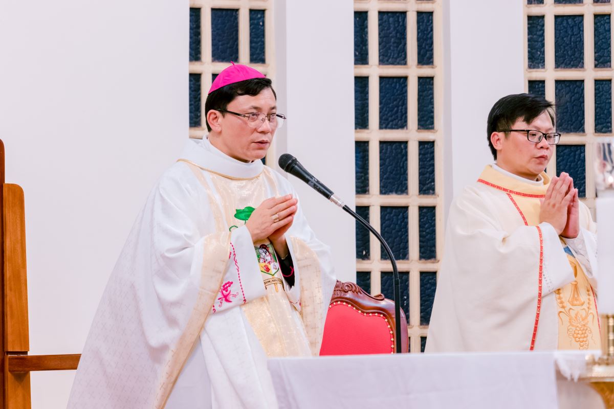 Đức cha Phaolô ngỏ lời đầu lễ