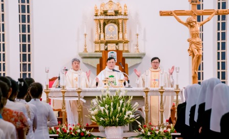 Thánh Lễ Kính Thánh Tâm Chúa Giêsu tại Nhà Thờ Chính Tòa Sơn Lộc