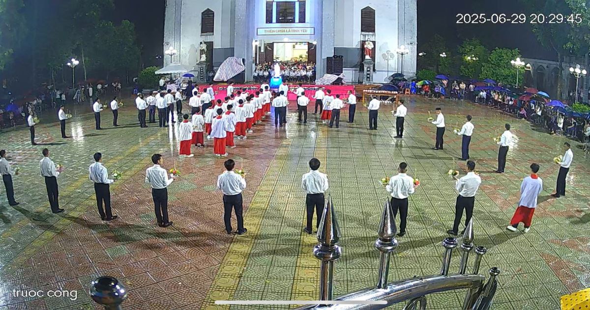 Đội hoa Gia trưởng và Lễ sinh