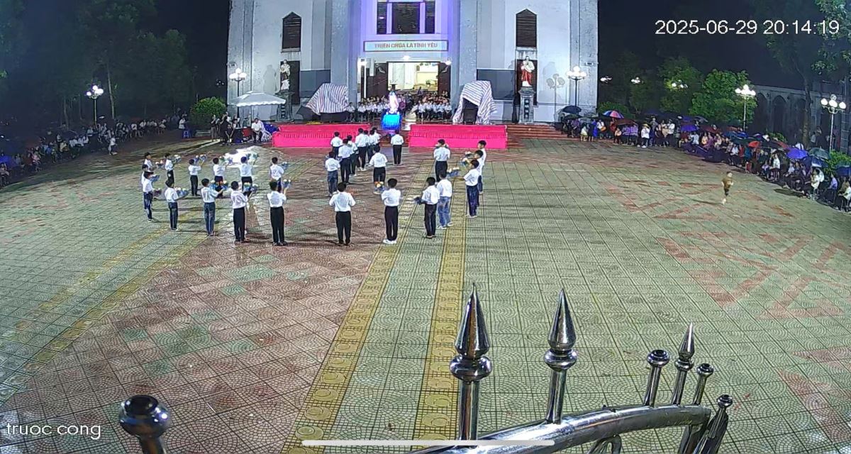 Đội hoa Thiếu nhi giáo họ Tân Xá