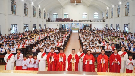 Thiếu Nhi Thánh Thể Giáo Hạt Tây Nam Phú Thọ Hành Hương Năm Thánh Tại Giáo Xứ Hoàng Xá