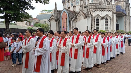 Giáo Hạt Yên Bái: Ngày Hành Hương Năm Thánh Dành Cho Linh Mục, Tu Sĩ, Chủng Sinh