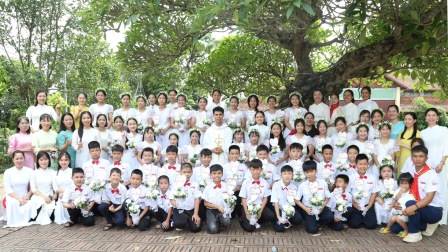 Hồng ân Xưng Tội Rước Lễ lần đầu tại Giáo xứ Bách Lộc