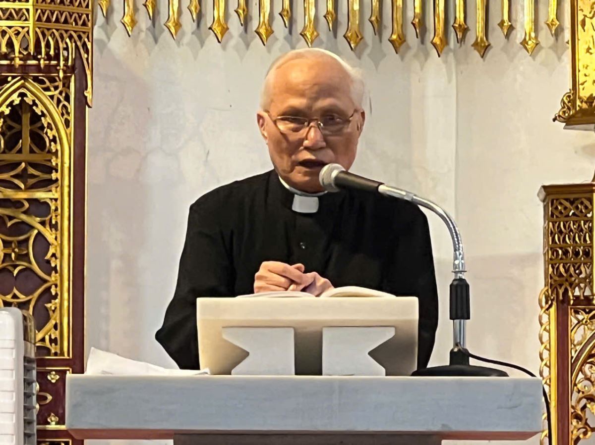 Cha Giuse Nguyễn Trung Thoại - Quản hạt Hòa Bình - Sơn La - Điện Biên chia sẻ với đoàn hành hương