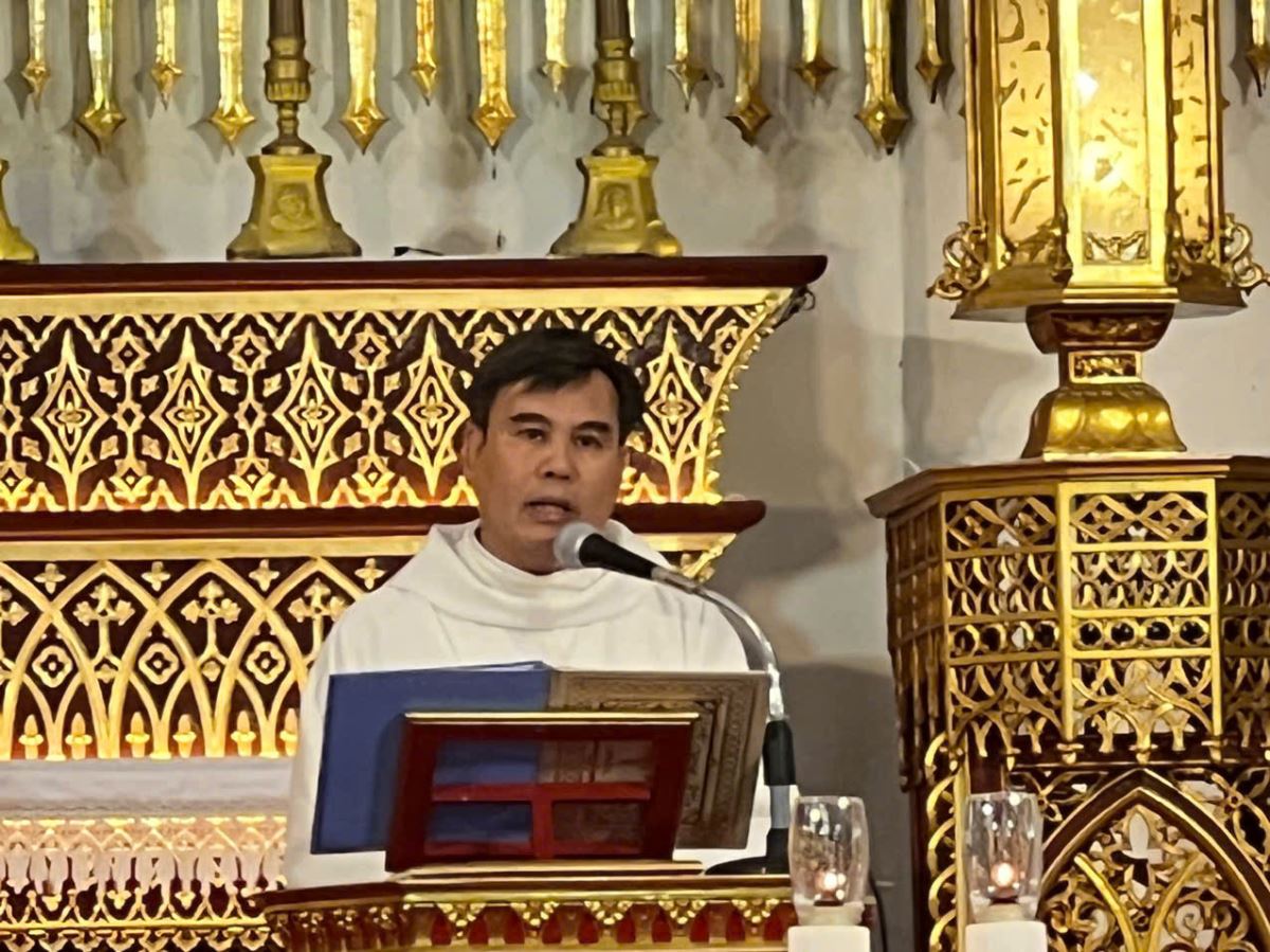 Cha Giảng ngỏ lời với cộng đoàn