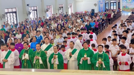 Lễ Sinh – Tu Sinh – Hội Lòng Chúa Thương Xót, hành hương năm Thánh 2025 tại nhà thờ Hoàng Xá