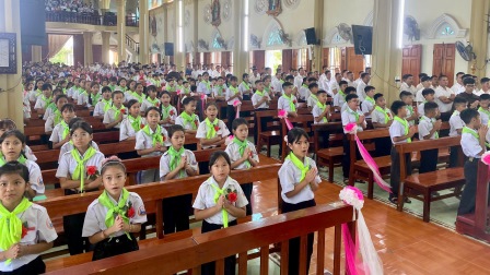 Giáo xứ Lã Hoàng: 68 em Thiếu nhi hân hoan Rước Lễ Lần Đầu – Chúa nhật, ngày 20.7.2025