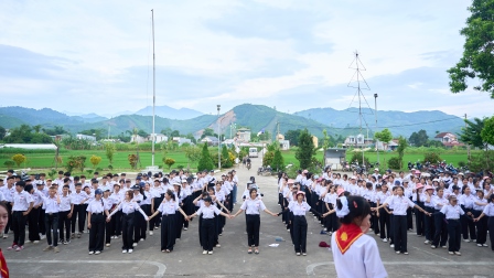 Thiếu Nhi Thánh Thể Hiệp Đoàn Vinhsơn Phạm Hiếu Liêm – Giáo Hạt Yên Bái Khai Mạc Sa Mạc Huấn Luyện Dự Trưởng – Hừng Đông 48