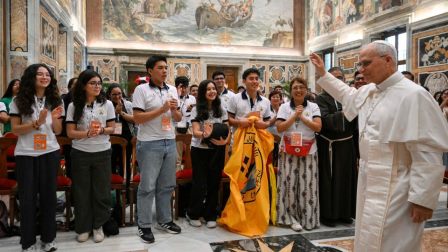 Đức Thánh Cha tiếp các bạn trẻ Peru đến Roma tham dự Năm Thánh Giới trẻ