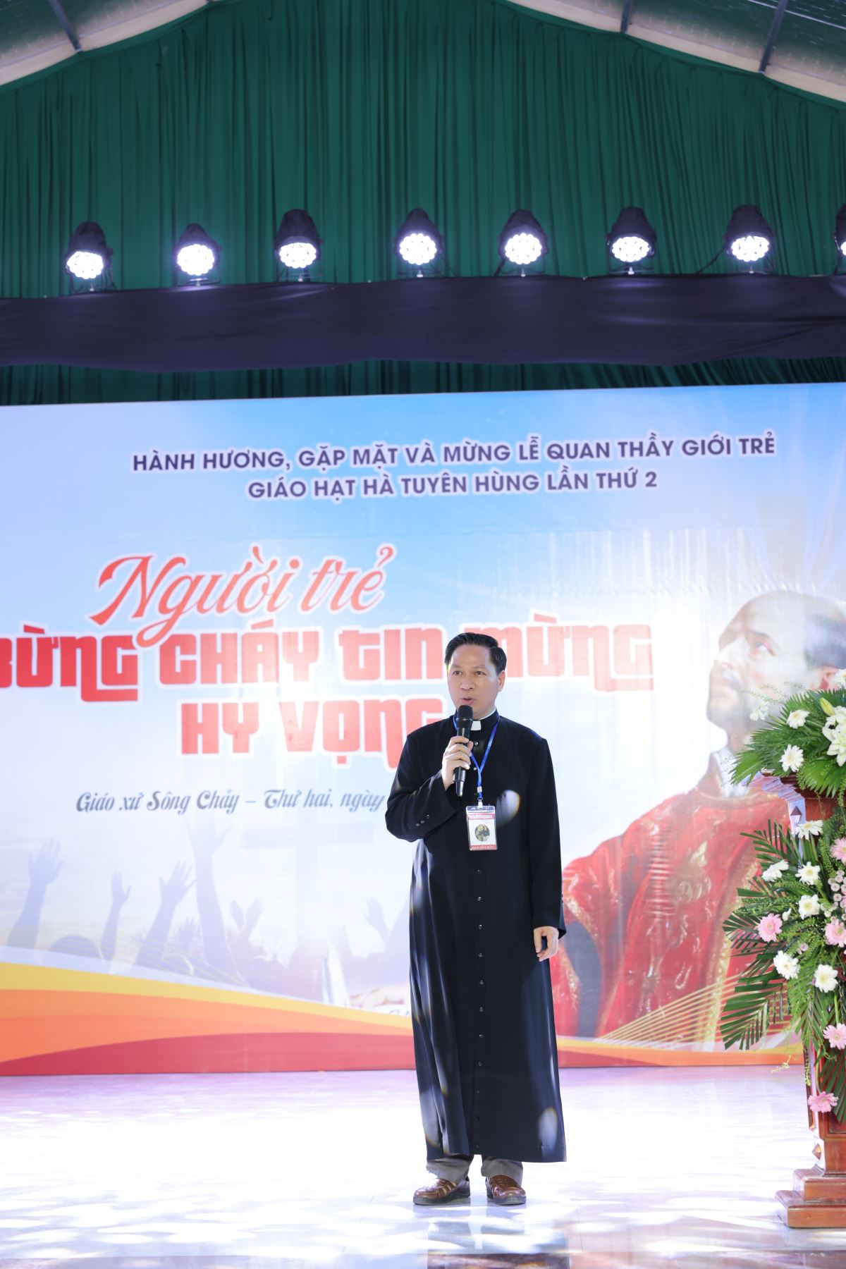 Cha quản hạt Giuse Nguyễn Viết Hiệp khai mạc ngày gặp mặt