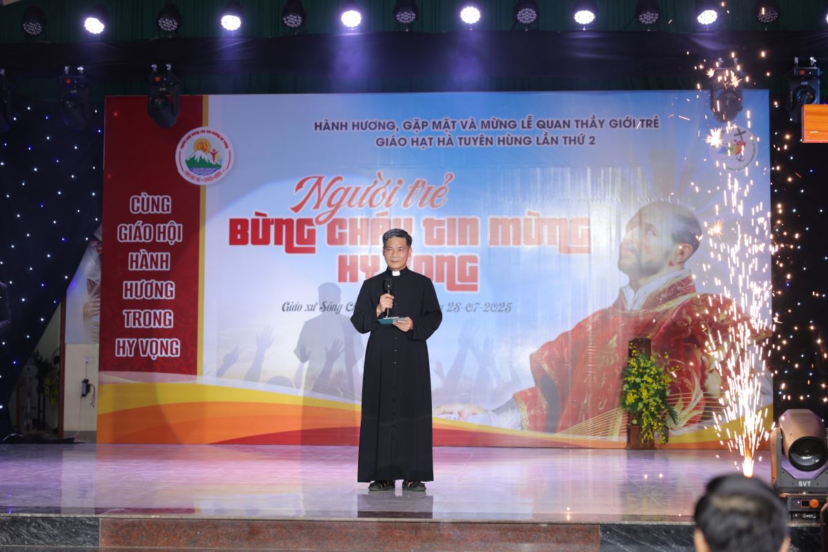 Cha Giuse Đỗ Công Tiếu khai mạc đêm hoan ca