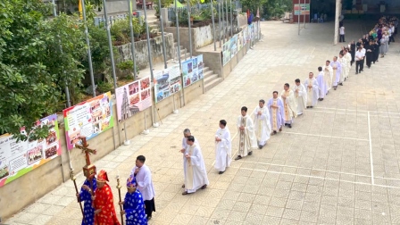 Giáo Hạt Hà-Tuyên-Hùng: Quý Cha, Quý Thầy Phó Tế, Quý Thầy Chủng Sinh, Quý Dì Gặp Gỡ Và Hành Hương Năm Thánh