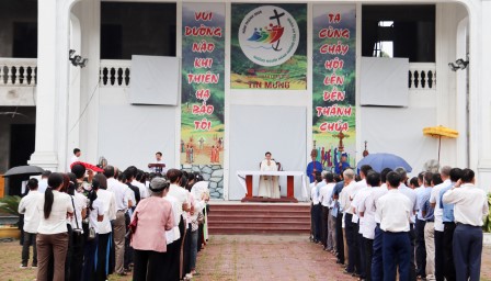 Hội Đồng Giáo Xứ Và Các Thừa Tác Viên Cụm 2 Giáo Hạt Tây Bắc Phú Thọ Hành Hương Năm Thánh Tại Yên Tập