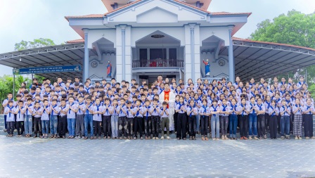 Thánh Lễ Xưng Tội Và Rước Lễ Lần Đầu Tại Giáo Xứ Tạ Xá