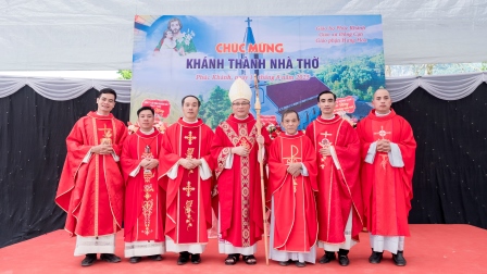 Thánh lễ tạ ơn làm phép nhà thờ Giáo họ Phúc Khánh và ban bí tích Thêm Sức