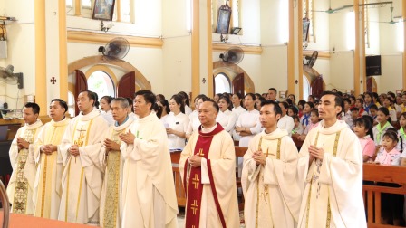 Giáo xứ Tiên Phong Hành Hương Năm Thánh phiên thứ 2 tại Nhà Thờ Yên Tập