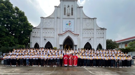 Giáo Xứ Yên Phú: 159 Em Lãnh Nhận Bí Tích Thêm Sức