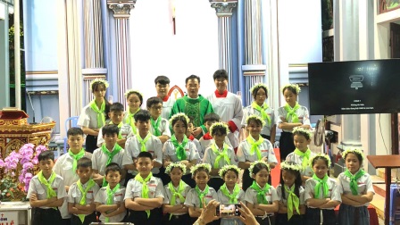 Giáo xứ Lào Cai: Niềm Vui Xưng Tội – Rước Lễ Lần Đầu Và Trao Khăn Thăng Cấp Cho Các Em Thiếu Nhi