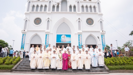 Thánh lễ tạ ơn của Tân Linh mục Giuse Trần Văn Nghiệp tại Giáo xứ Mông Sơn