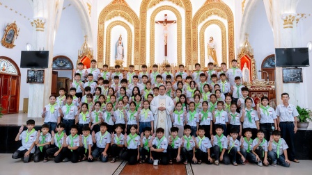 Giáo xứ Thủy Trạm: 90 Em Thiếu Nhi Hân Hoan Lãnh Nhận Hồng Ân Xưng Tội và Rước Lễ Lần Đầu