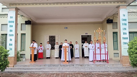 Giáo xứ Yên Bình Hành Hương Năm Thánh tại Nhà thờ Yên Bái