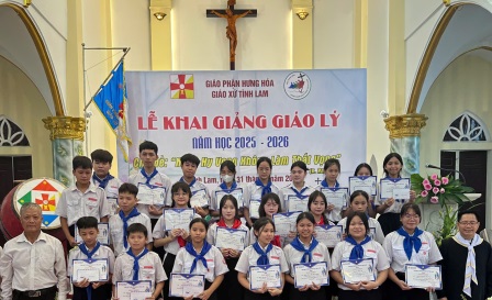 Giáo xứ Tình Lam: Thánh lễ Tạ ơn và Khai giảng năm học giáo lý 2025-2026