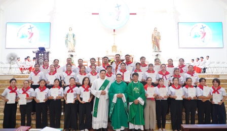 Giáo Xứ Hoàng Xá: 37 Tân Giáo Lý Viên Chính Thức Được Sai Đi