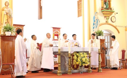 Giáo xứ Ngô Xá hành hương Năm Thánh tại Nhà Thờ Yên Tập