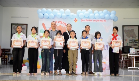 Giáo xứ Điện Biên: Lễ Khai Giảng Năm Học Giáo Lý 2025 - 2026 với chủ đề "Sống Với Chúa Giêsu"