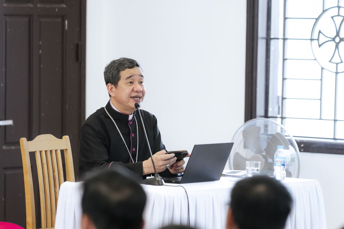 Đức cha Đaminh đã gặp gỡ linh mục đoàn
