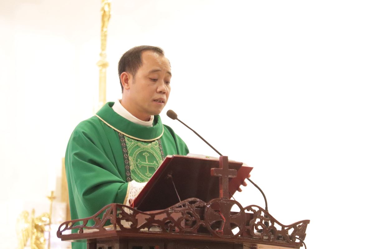 Cha Giuse Giảng lễ