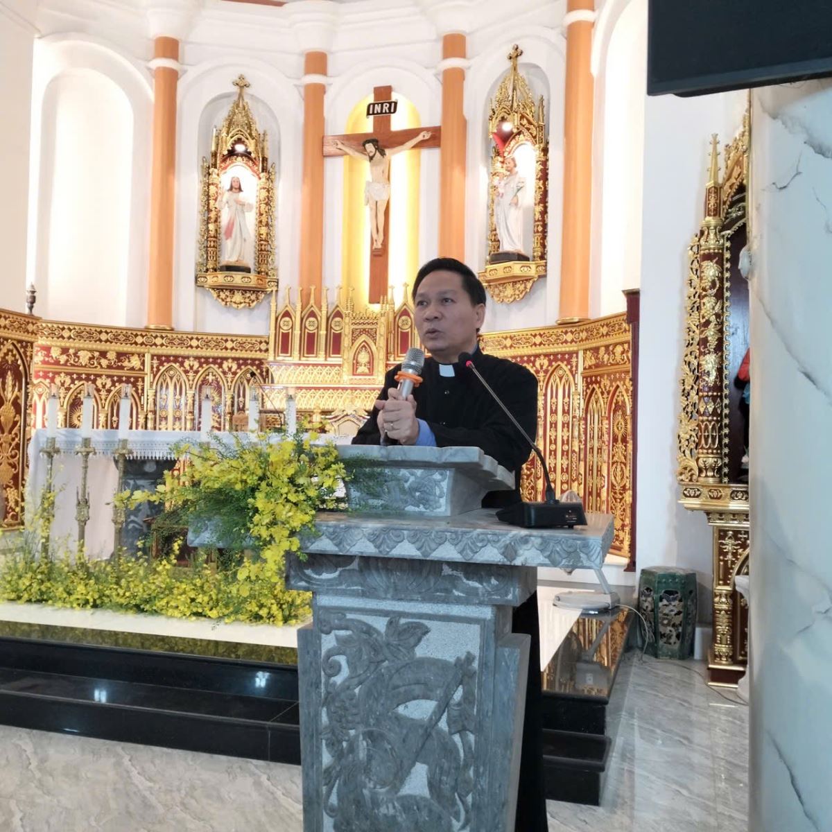 cha Giuse Nguyễn Viết Hiệp - Chủ tịch Ủy ban mục vụ giáo dân Giáo phận