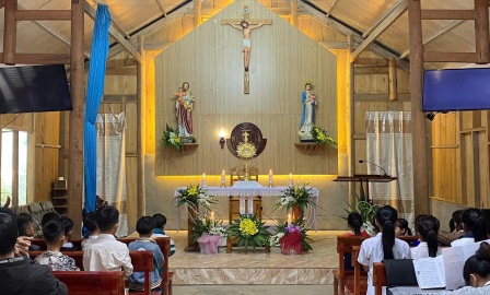 Niềm vui ngày Lễ cung hiến thánh đường Latêranô: Giáo Họ Nậm Xé – Chuẩn xứ Văn Bàn Chầu Thánh Thể thay mặt Giáo phận