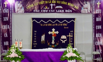 Thánh Lễ Cầu Nguyện Cho Các Linh Hồn Tại Vườn Thánh Giáo Xứ Thủy Trạm