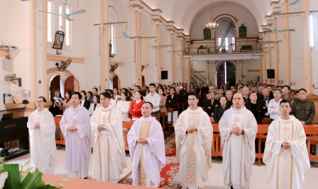 Chuẩn xứ Đồng Huệ hành hương năm thánh tại Nhà thờ Yên Tập