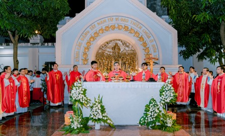 Thánh lễ kính các Thánh Tử đạo Việt Nam tại Đền Các Thánh Tử Đạo Sơn Tây