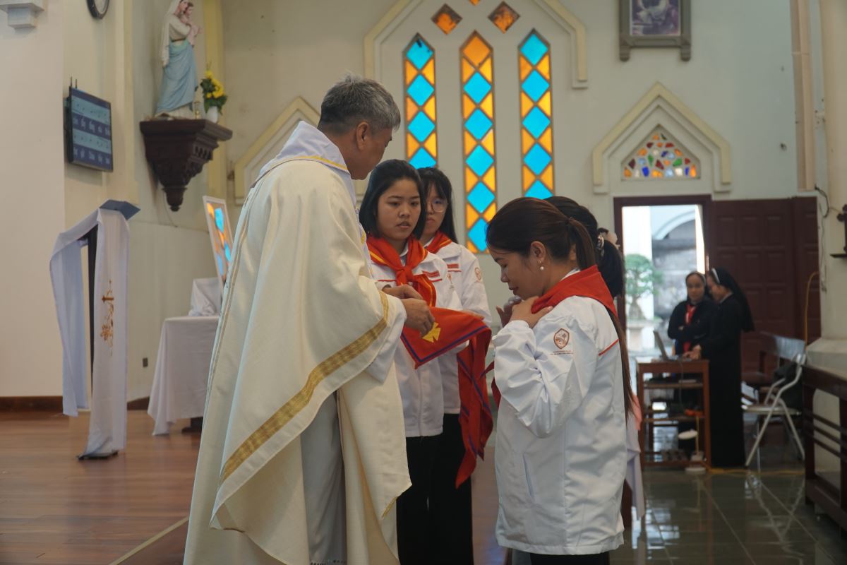 Nghi thức tuyên hứa - trao khăn trợ tá