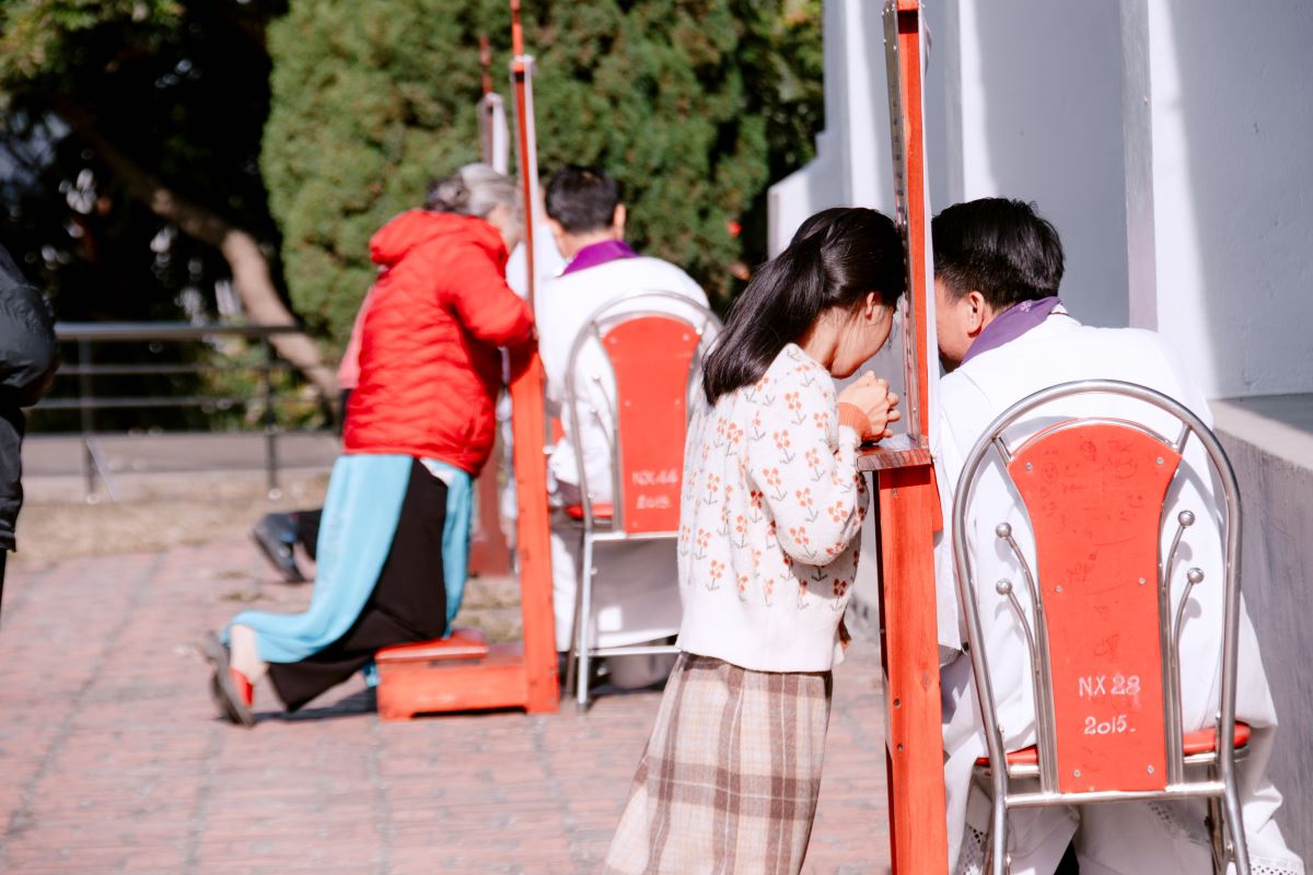 Lãnh nhận Bí tích Hòa Giải