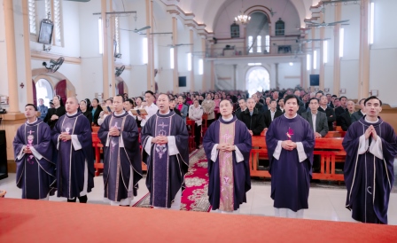 Giáo Xứ Hương Tran Hành Hương Năm Thánh 2025 Tại Nhà Thờ Yên Tập