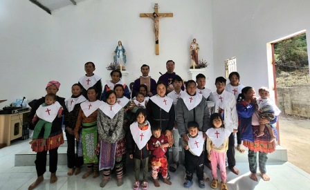 18 Người Được Lãnh Nhận Bí Tích Khai Tâm Tại Giáo Họ Trạm Tấu