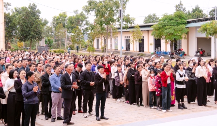 Hơn 1.200 Công Nhân Giáo Hạt Tây Bắc Phú Thọ Hành Hương Năm Thánh Tại Nhà Thờ Yên Tập