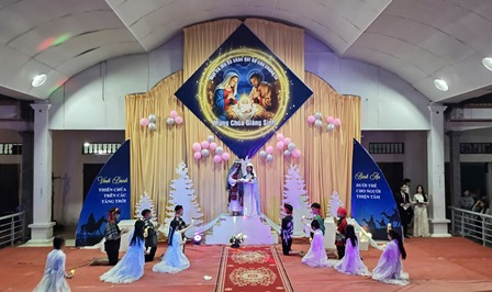 Đêm Hoan Ca, Diễn Nguyện Và Thánh Lễ Mừng Chúa Giáng Sinh Tại Giáo Xứ Hiền Quan