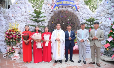 Giáo Xứ Phú Nghĩa Mừng Lễ Thánh Gia Thất Và Kỷ Niệm 25 Năm Ngày Cưới Của Các Đôi Hôn Phối