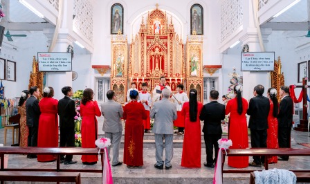 Giáo Xứ Dị Nậu Hân Hoan Mừng Lễ Thánh Gia Thất – Tôn Vinh Hồng Ân Hôn Nhân Gia Đình