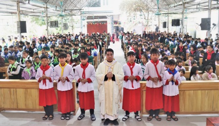 Giáo Xứ Trại Sơn Cử Hành Thánh Lễ Kính Thánh Gia Thất Dành Cho Thiếu Nhi