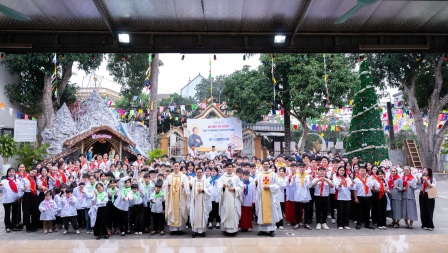 Thánh Lễ Ra Mắt Xứ Đoàn TNTT Phêrô Nêrôn Bắc – Giáo Xứ Phú Cát