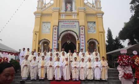 Thánh Lễ Tạ Ơn Và Làm Phép Nhà Thờ Giáo Họ Đồng Lạc