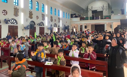 Giáo xứ Phú Hữu: Gặp gỡ – Chia sẻ chuyên đề “Người trẻ và Smartphone”