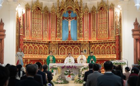 Đức Cha Phụ Tá Phaolô Nguyễn Quang Đĩnh về thăm mục vụ Giáo xứ Phù Lỗ và chủ sự Thánh lễ tạ ơn Thiên Chúa cùng 29 đôi hôn nhân